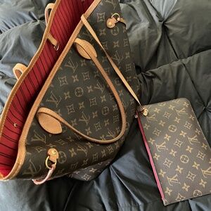Louis Vuitton Neverfull Tote